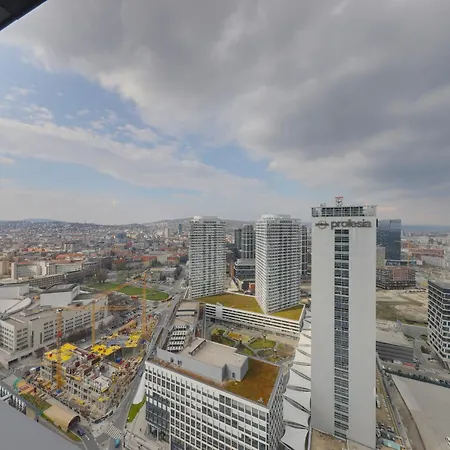 شقة Eurovea Tower With Free Parking براتسيلافا
