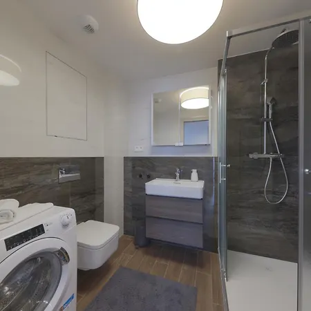 Eurovea Tower With Free Parking Appartamento *